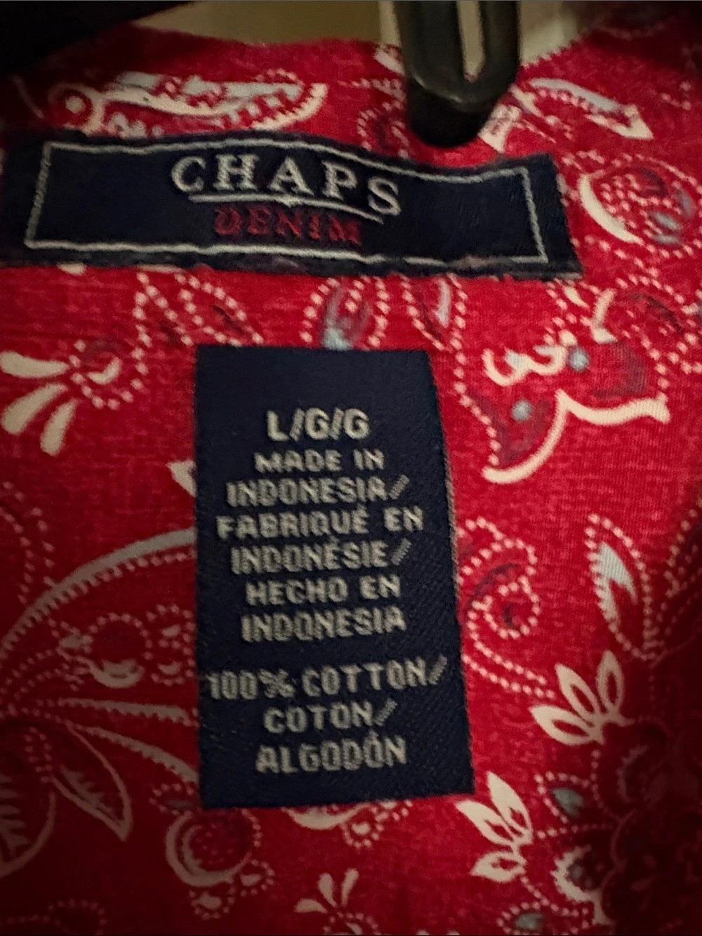 Chaps Denim Paisley Cotton Button Down in Red & White Like New - Picture 2 of 3